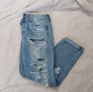AE TOMGIRL DESTROYED RIPPED JEANS